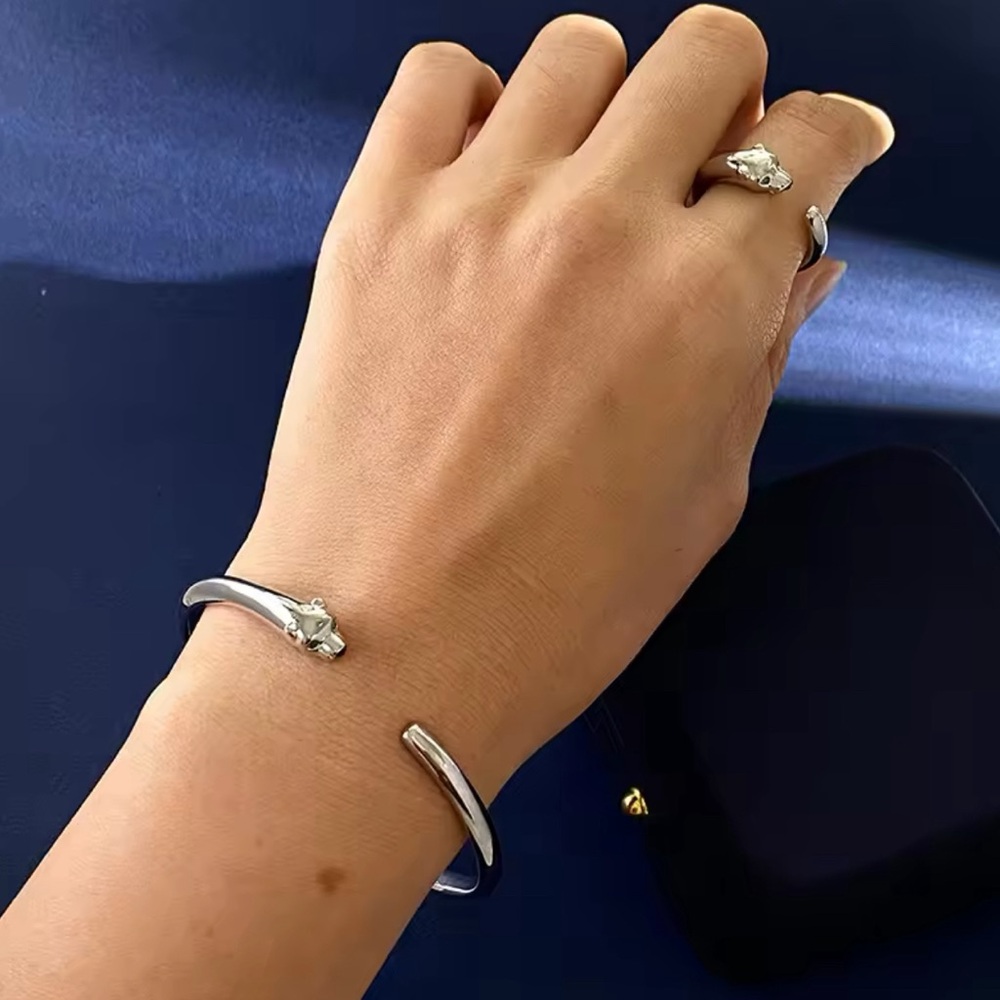 High Quality Leopard Head Bangle (Silver or Gold)